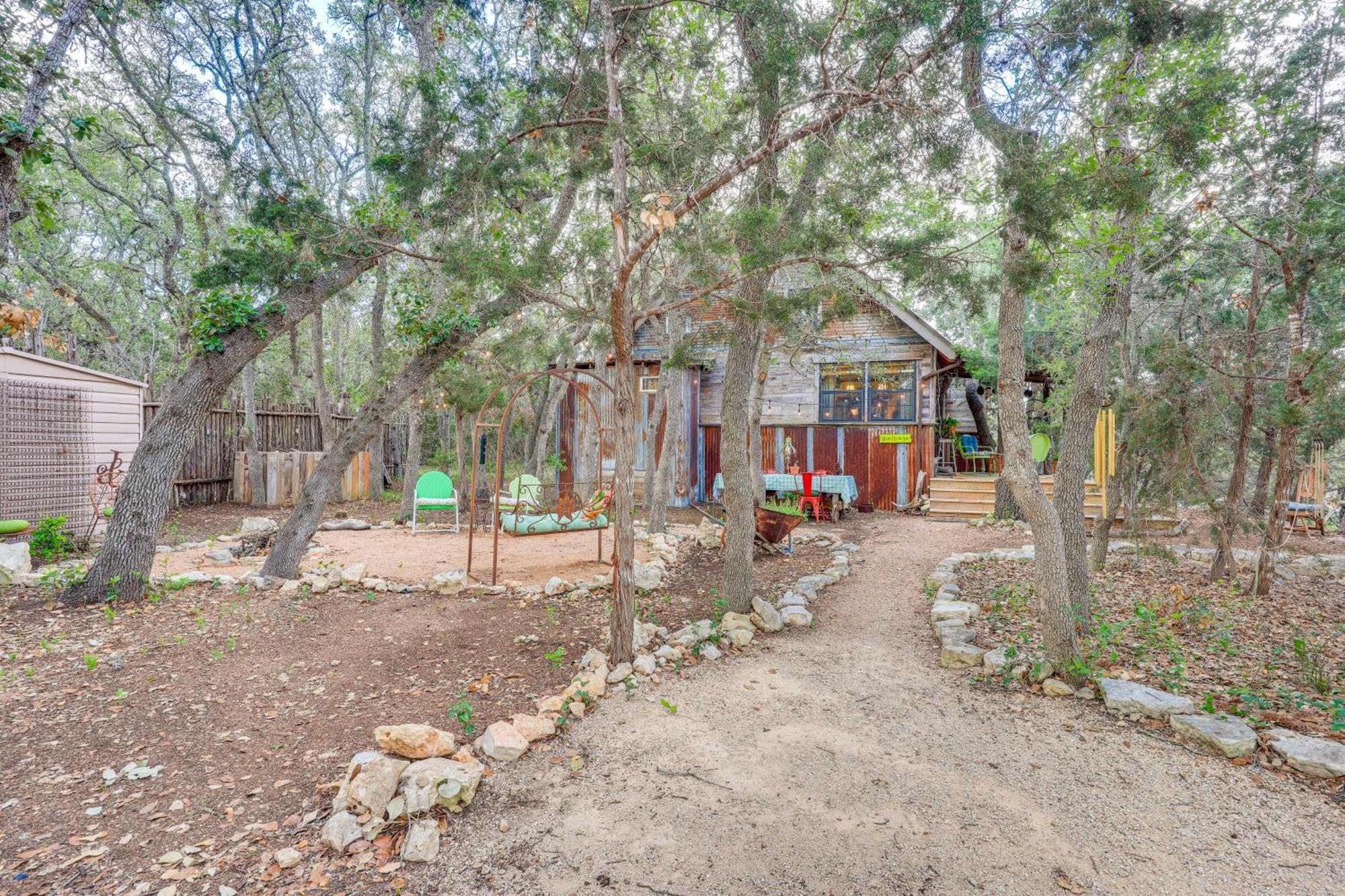 Pet-Friendly Wimberley Cabin With Fire Pit And Hot Tub Exterior foto